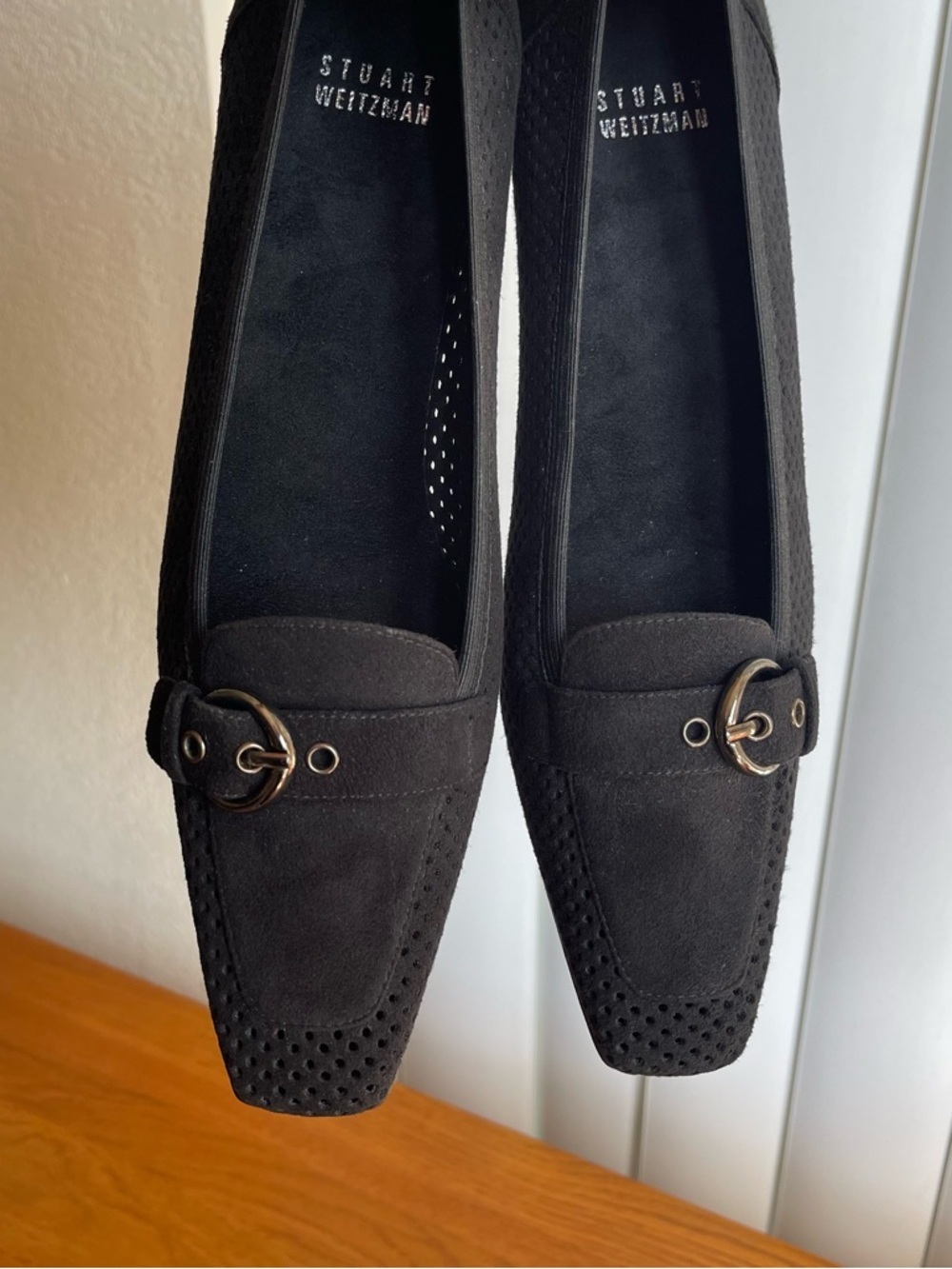 Stuart Weitzman Fairfield Ultrasuede Perforated Loafer Heels Black Size 8.5N - Picture 12 of 16